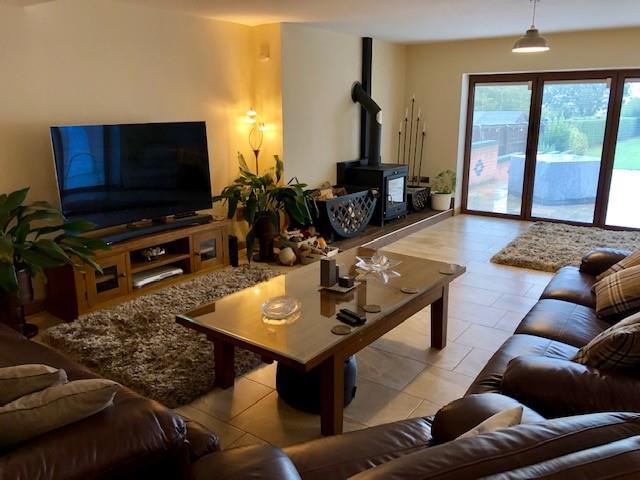 DAY/DINING ROOM